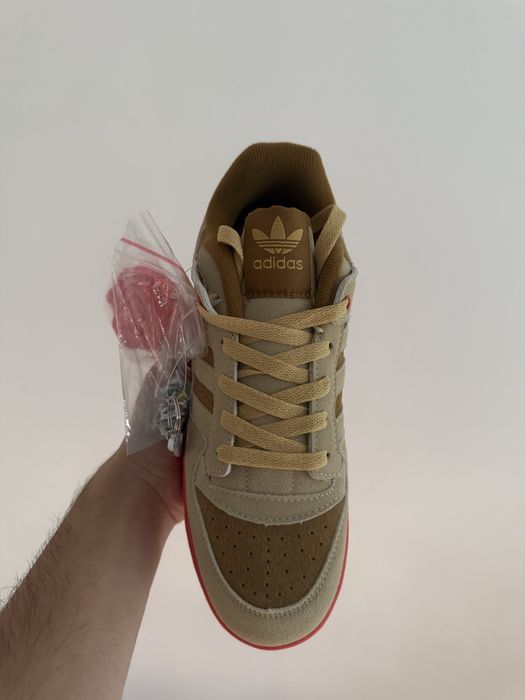 Продам крсосовки Adidas