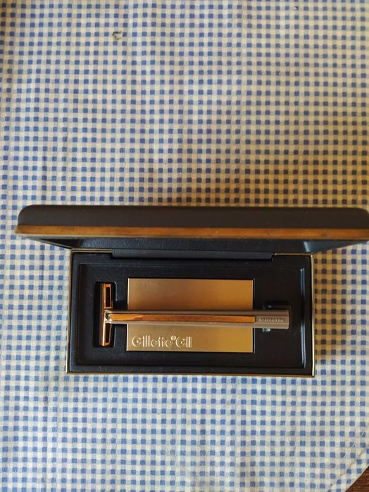стара самобръсначка Gillette de Luxe