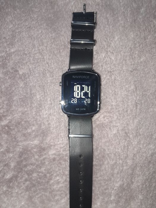 Часы электронные Naviforce