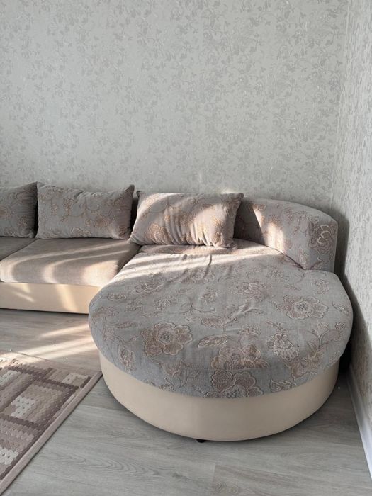 Диван большой, импортный