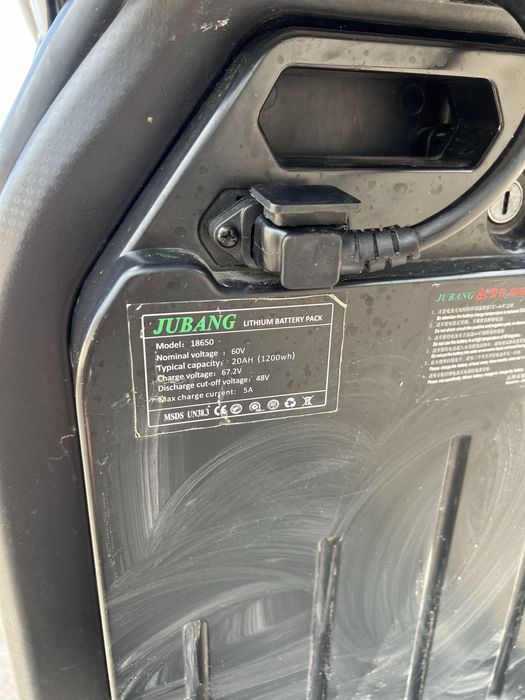 Moped electric, 60km/h cu buton de limitare