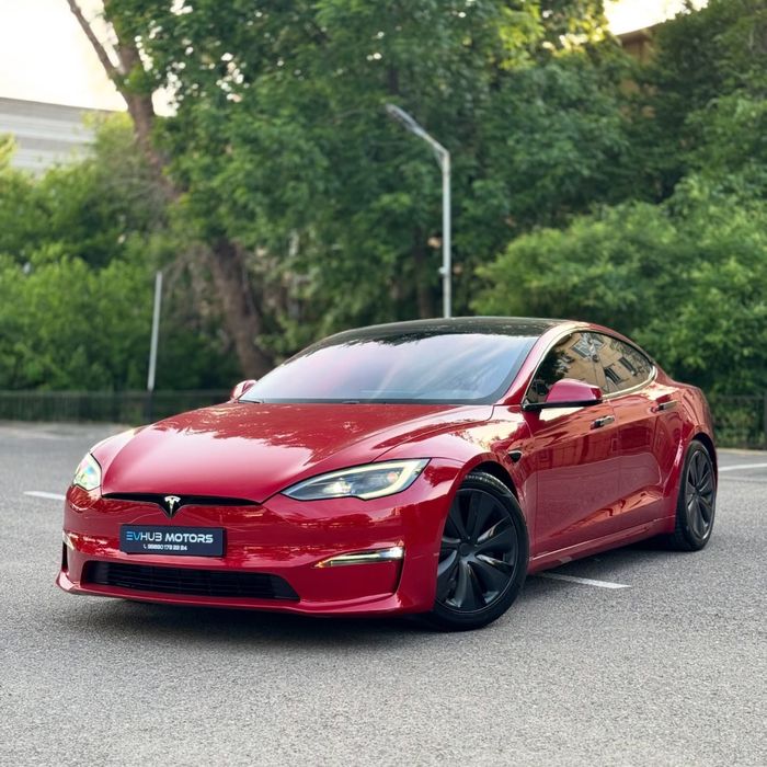 TESLA MODEL S идеальном состоянии