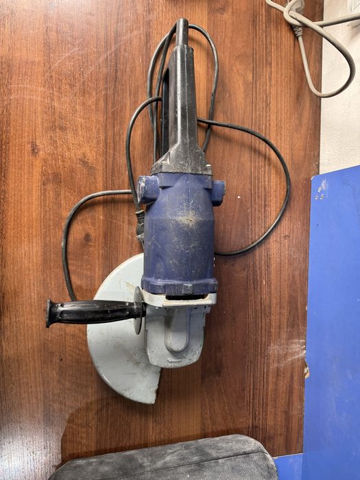 Электроинструмент б/у