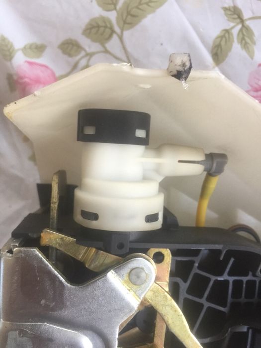 Замок Мерседес w220. С присоской.