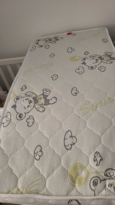 Дървено легло с мече Арбор и матрак Sonel