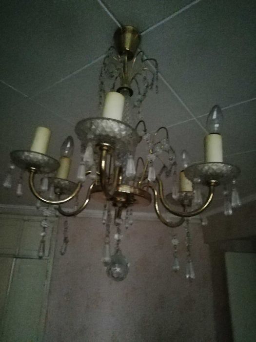 Продается люстра в зал
