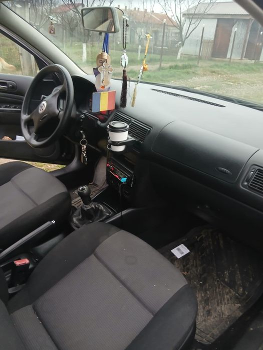 Vând Volkswagen golf 4 1.4 16v.