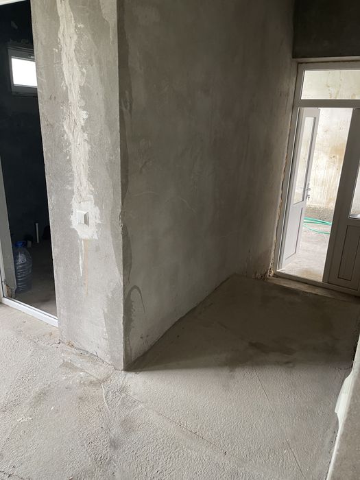 Дом в Янгиюле. 4.5 соток, во дворе 2 дома, общее 8 комнат.