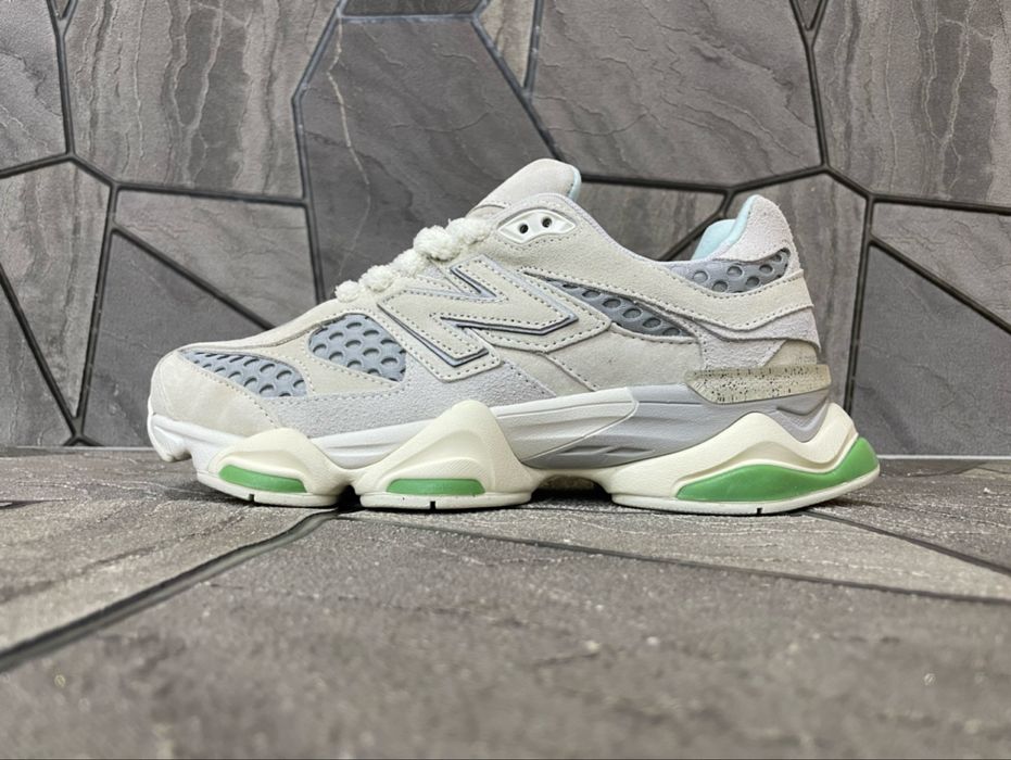 New Balance 9060 - Bricks & Wood