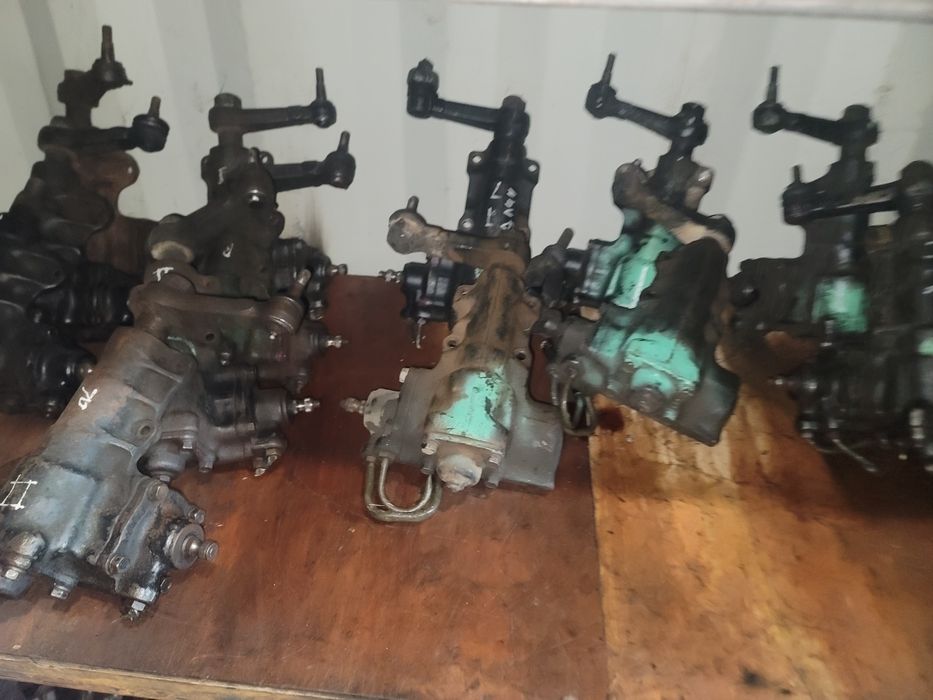 Рулевой редуктор Монтеро