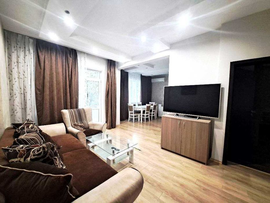 Продава се Тристаен апартамент в София, Център - 80 кв.м за 4250 €/кв.м - Снимка #1