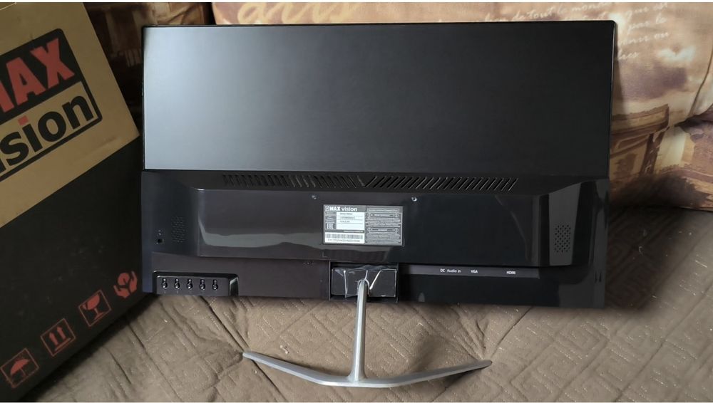 Монитор Qmax 21.5", дёшево!