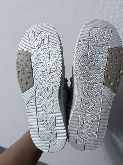 Кроссовки новые.