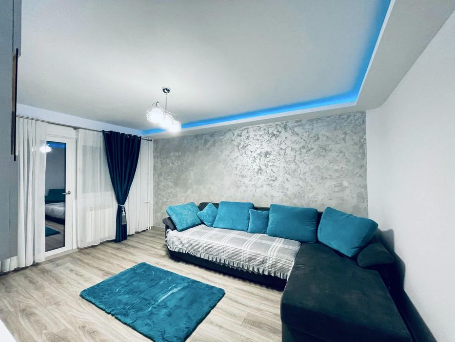 Apartament de inchiriat, 2 camere, decomandat, et 1 Rovine