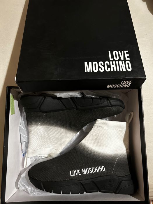 Много намалени Love Moschino обувки НОВИ