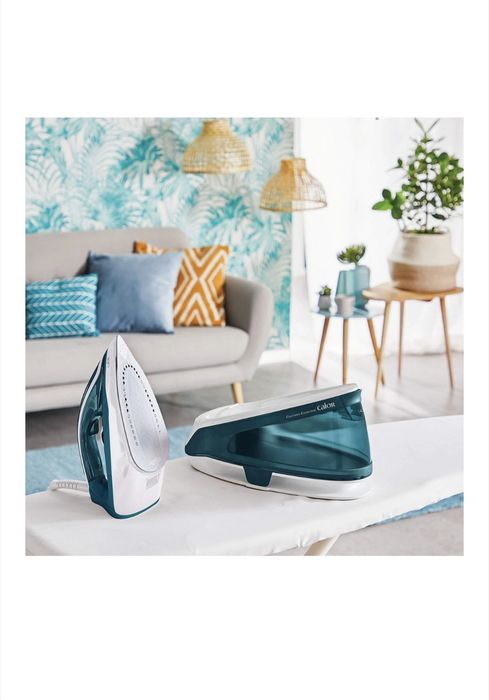 Stație de călcat cu abur Calor Express Essential SV6115C0, 2200W, 5.2 bari, 1.4L – Ca nouă