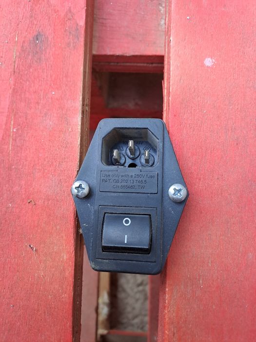 Sursa alimentare termo șemineu