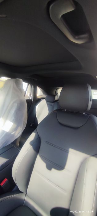 Mercedes- benz EQC 250