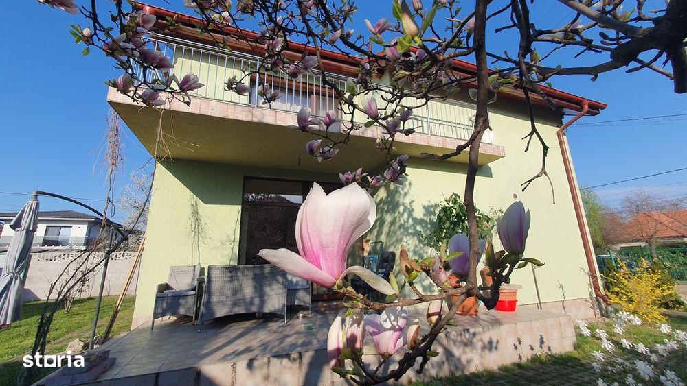 Proprietar vând casă individuală pe colț în zonă liniştită