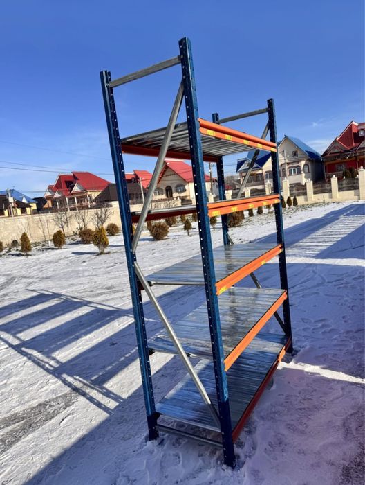 Rafturi metalice depozitare marfa usoara