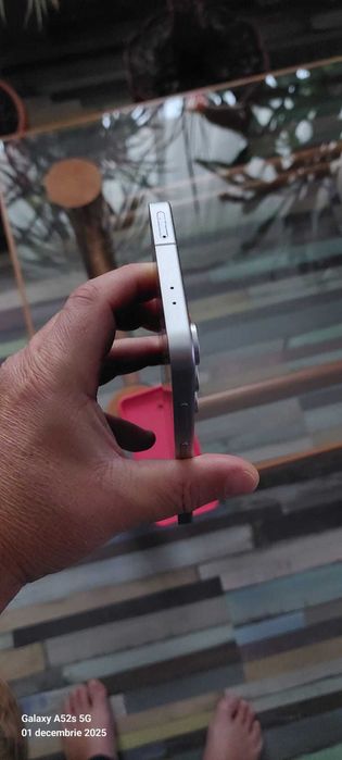 Vand Telefon S24