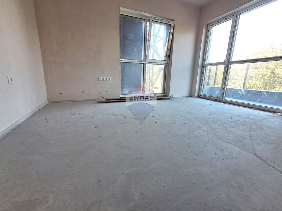 Продава се Двустаен апартамент в Варна, Изгрев - 70 кв.м за 2072 €/кв.м - Снимка #6