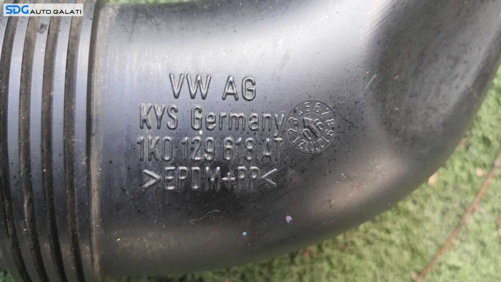 Tub Tubulatura Conducta Racord Admisie Aer Volkswagen Jetta 2.0 TDI 2005 - 2011 Cod 1K0129618AT [C1476]