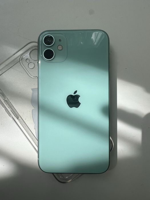 iPhone 11 64GB green