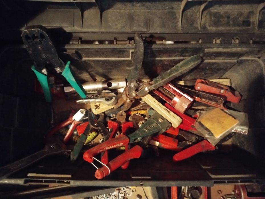 Инструменты ключи разводные, клещи