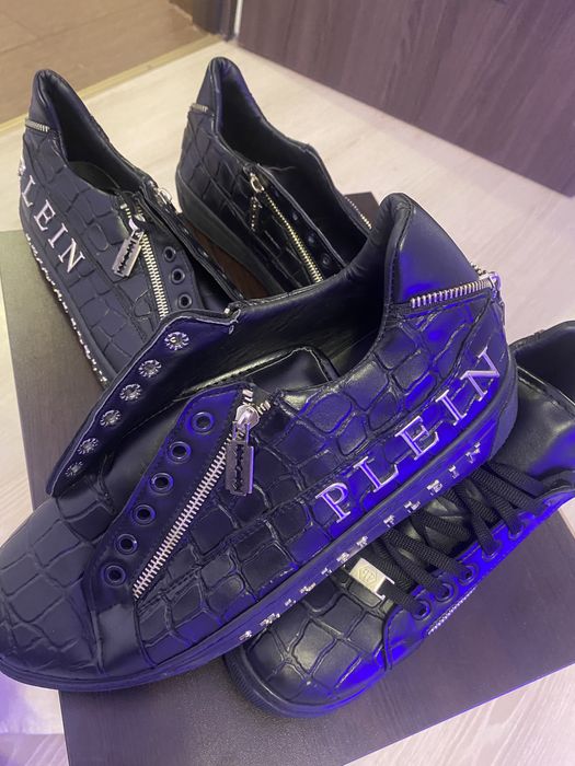 Vând Adidași Philipp Plein