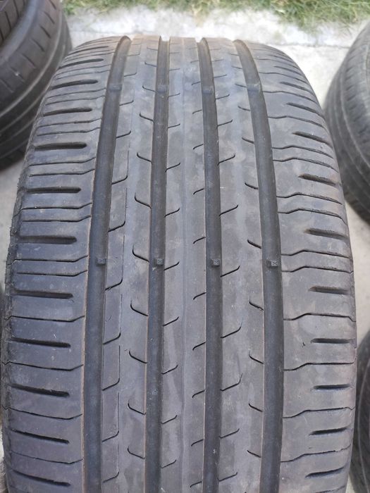 Единични гуми с размер 235 45 18