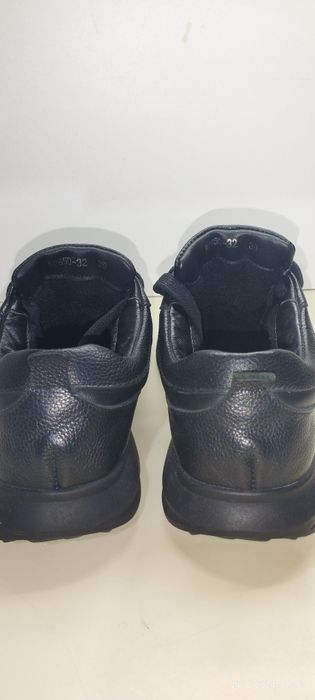 Продаю из чистой кожи кроссовки!