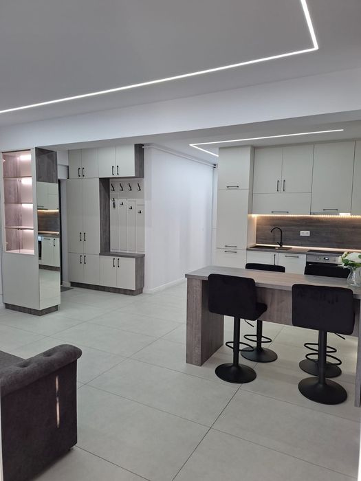 Penthouse premium de închiriat direct  proprietar, prima închiriere, complet mobilat și utilat, terasă spectaculo asă de 55 mp, loc de parcare inclus.