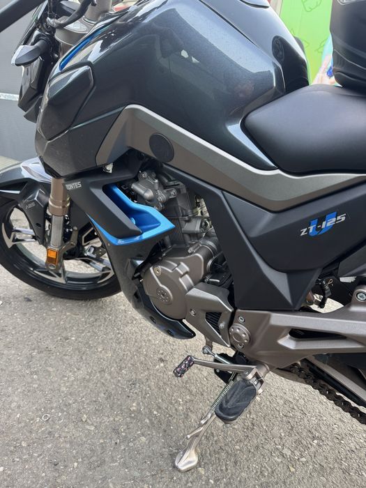 Motocicleta Zontes Zt125U naked