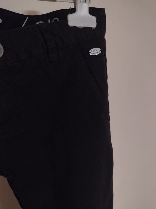 Pantaloni tip chino cu fir auriu