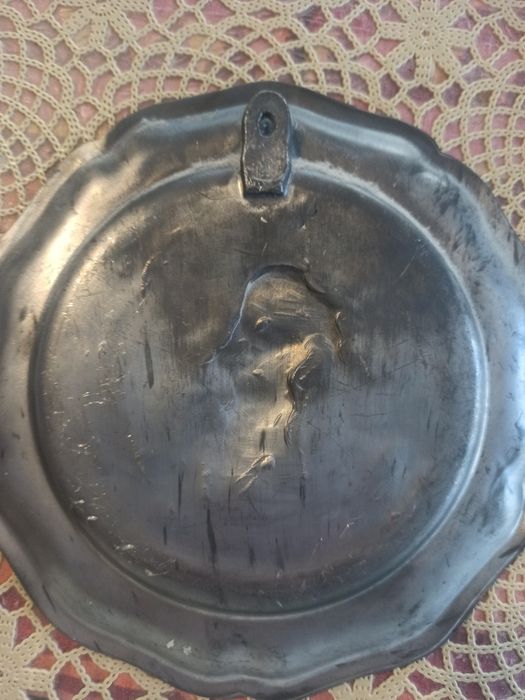 Чинии за стена антикварни