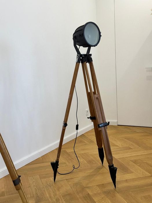 Продается интерьерный прожектор