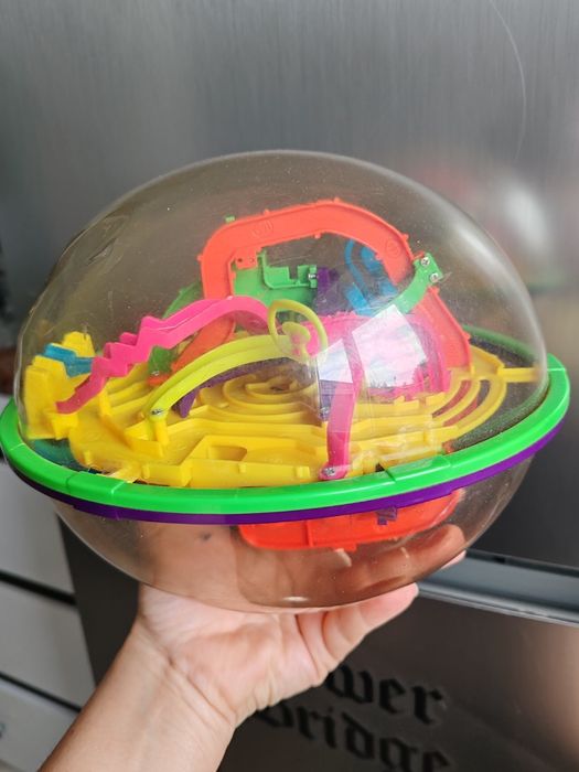 Головоломка - лабиринт