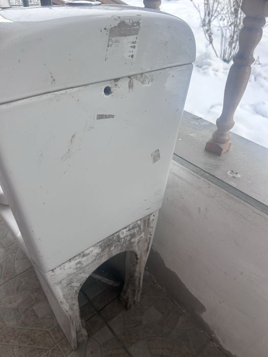 Продам унитаз в хорошем состояние