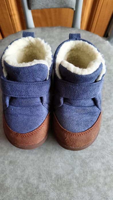 Демисезонные ботинки для малыша