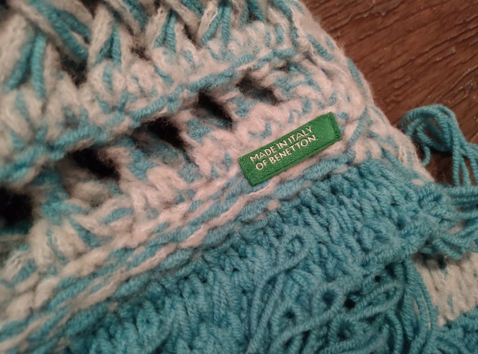 Шал BENETTON                  .
