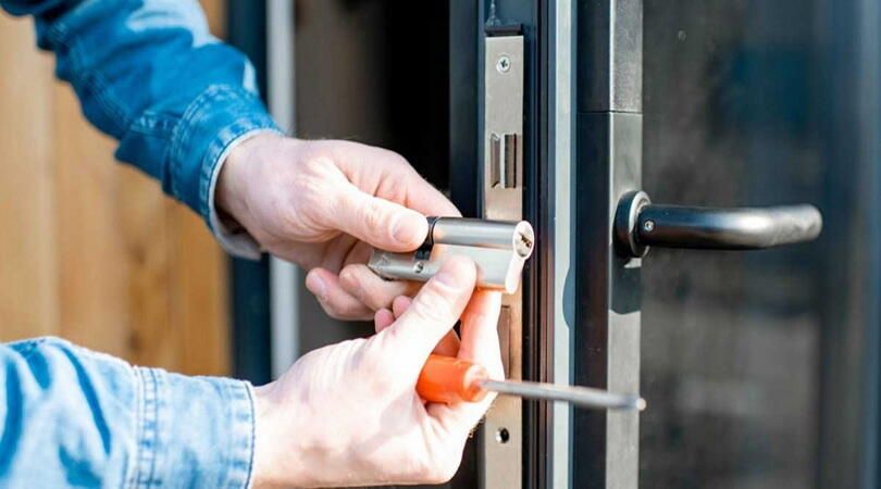 Мастер по замкам, кулф урнатиш алмаштириш буйича