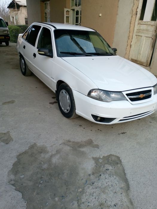 Moshina sotiladi yaxshi alo holatda Luks kondensanerlari ishlaydi