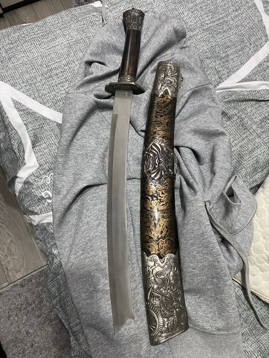 Продам мечь сувенир