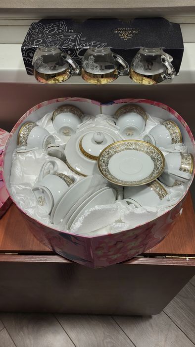 Чайный сервиз на 6 персон