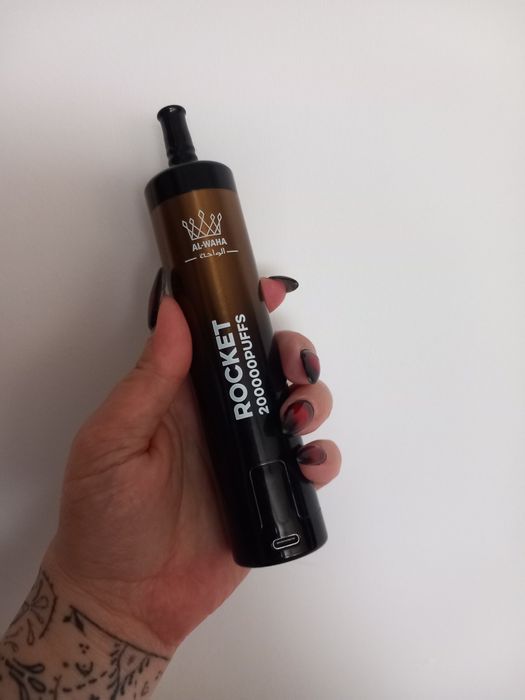 AL-WAHA Rocket 200k-  Vape tip țigară electronică cu arome de shisha, fum dens,carcasă de aluminiu

• Produse 100% originale, sigilate
• Până la 2