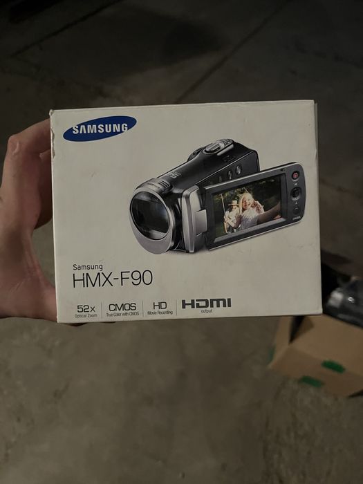 Samsung  HMX-F90
