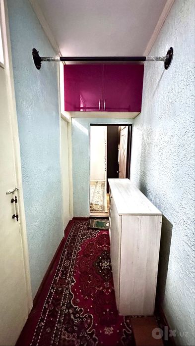 Продается соя квартира в  Юнусабаде: 2-х комнатная переделанная в 3-х.