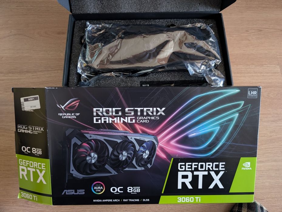 Продавам видеокарта Nvidia 3060TI Asus ROG Strix Gaming
