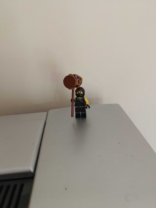 Lego ninjago figurine,arme,masina,spinjitzu Satu Mare • OLX.ro